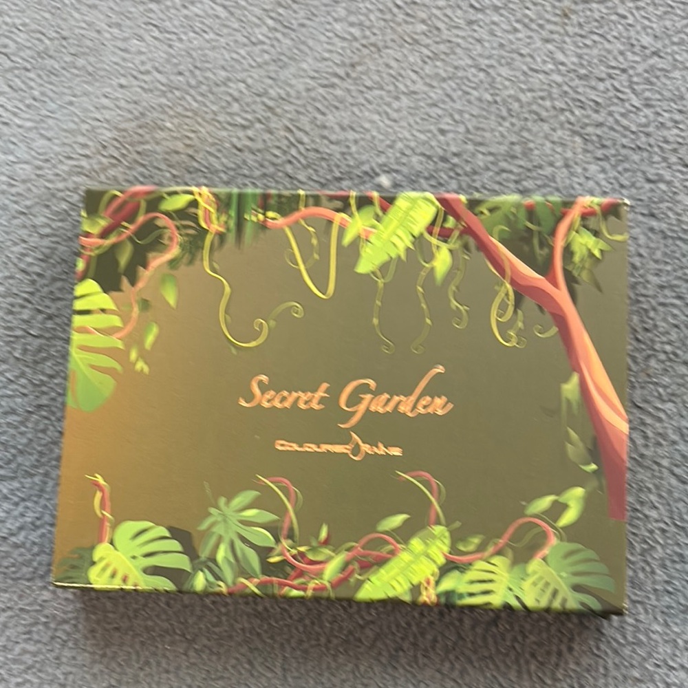 Secret Garden Eyeshadow Palette